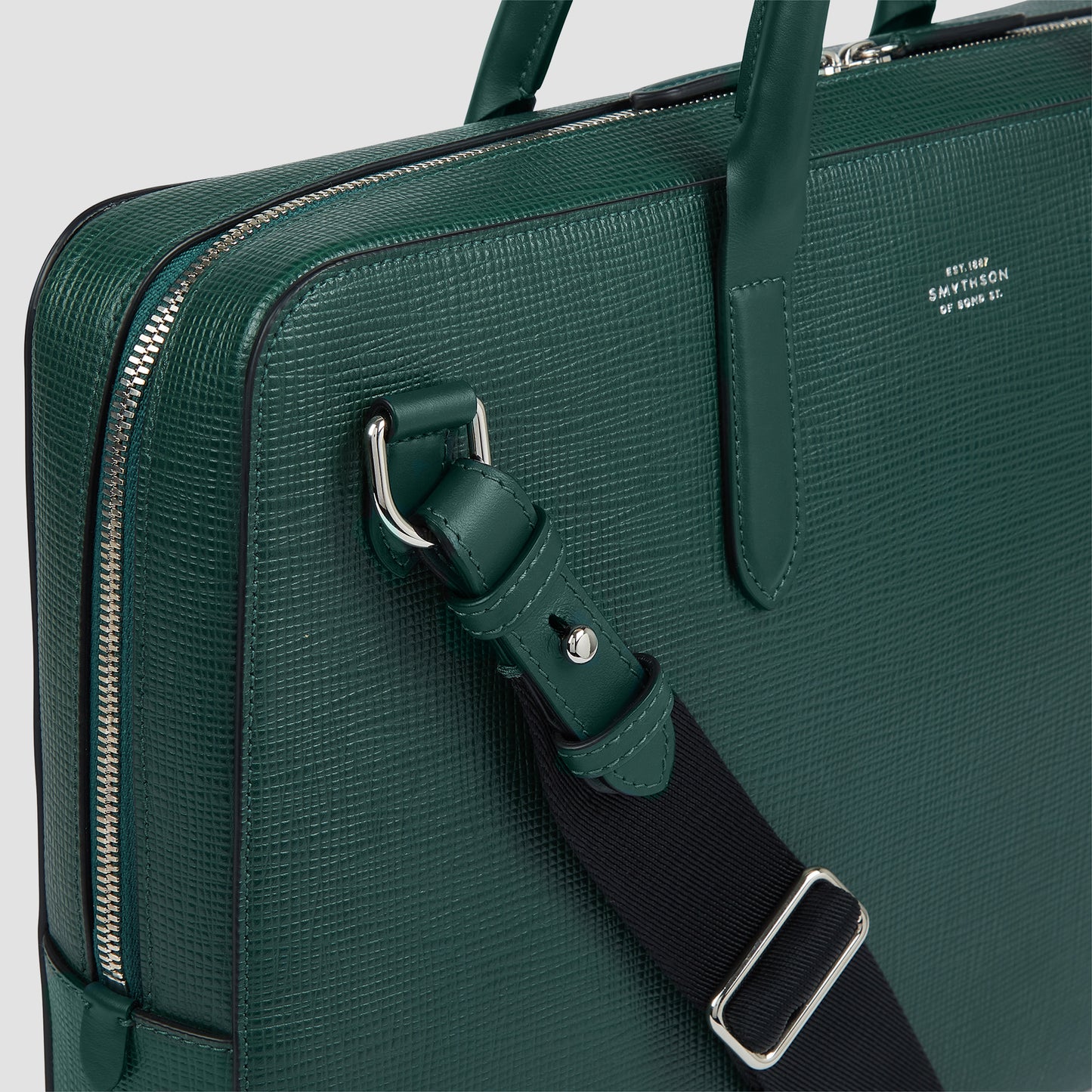 Lightweight Slim Briefcase in Panama